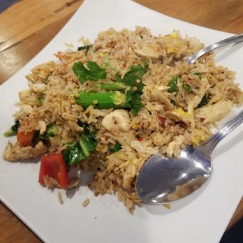 Toss Noodle Bar - Fried white rice with chicken in Thai sauce - Asian Fusion Near Me - Berkeley, California Toss Noodle Bar - Fried white rice with chicken in Thai sauce - Asian Fusion Near Me - Berkeley, California