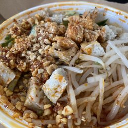 Liang Pi in chili oil with a side of sesame sauce Liang Pi in chili oil with a side of sesame sauce