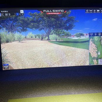 Clubhouse540 - Graphics in the Bay clear and large. - Golf Near Me - Naperville, Illinois