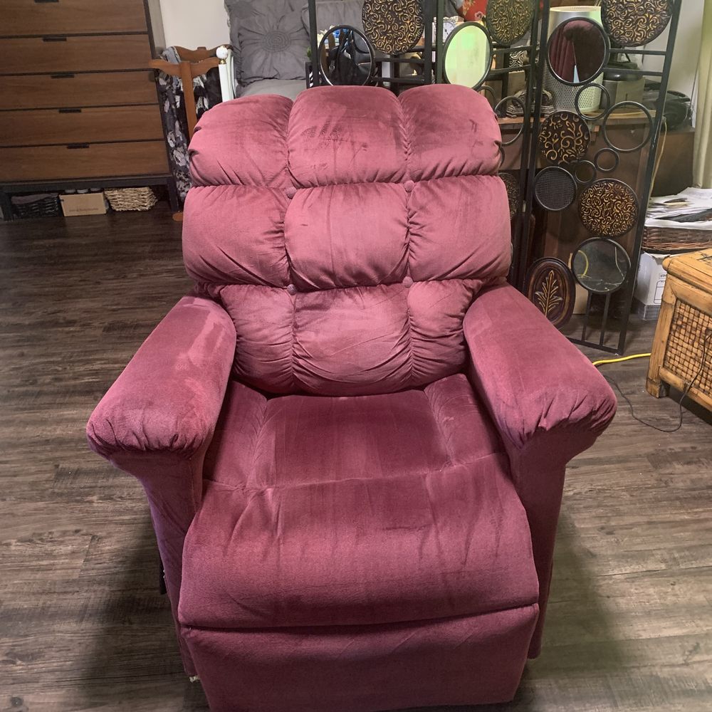 A 5 year old lift recliner. A 5 year old lift recliner.