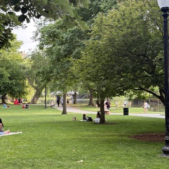 Boston Public Garden - Grassy area - Parks Near Me - Boston, Massachusetts Boston Public Garden - Grassy area - Parks Near Me - Boston, Massachusetts