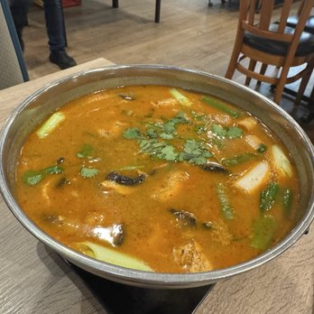 Thai Nakorn Restaurant - Tom Yum Hot & Sour Soup - Thai Near Me - Stanton, California