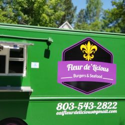 Fleur de' Licious Burgers & Seafood - Food truck