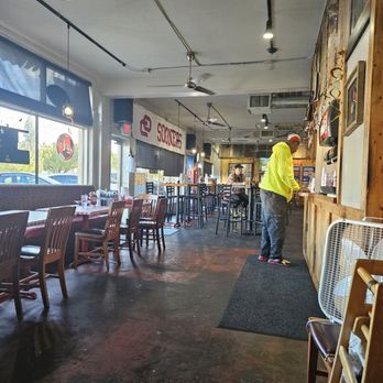 Chicken Shack 2 Go - Dining room scene. - Salad Near Me - Oklahoma City, Oklahoma