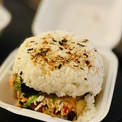 Poke Paradise 901 - Sushi Burger Roll