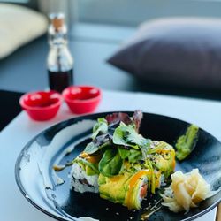 Schilling Roofbar - Tag your finest sushi loving buddies that you would love to devour this with! ‍⁣ ⁣ #schilling #chilling #sushiaddict #sushigeeks #su