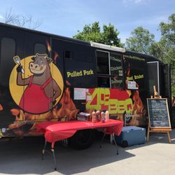 402 BBQ - Great day to catch a food truck!