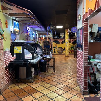 La Casa De Burro Flojo - the inside of a restaurant - Mexican Near Me - Knoxville, Tennessee La Casa De Burro Flojo - the inside of a restaurant - Mexican Near Me - Knoxville, Tennessee