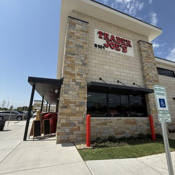 Trader Joe's - Carts are conveniently located right next to the front door. - Grocery Near Me - McKinney, Texas Trader Joe's - Carts are conveniently located right next to the front door. - Grocery Near Me - McKinney, Texas