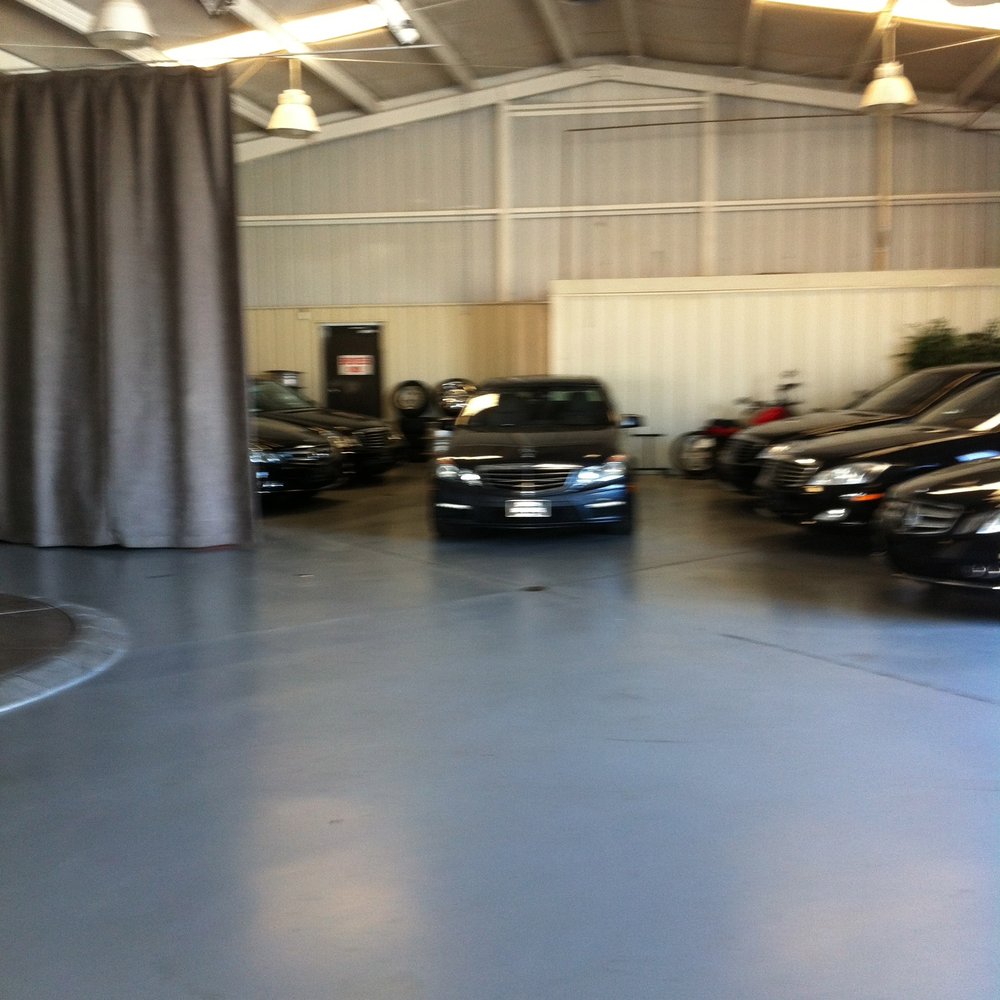 Smith Imports - Front Showroom - Car Dealers Near Me - Memphis, Tennessee Smith Imports - Front Showroom - Car Dealers Near Me - Memphis, Tennessee