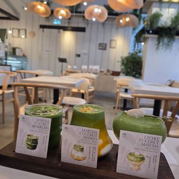 L'otus Cake Boutique - Patisserie/Cake Shop Near Me - Burnaby, British Columbia