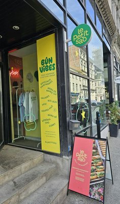 Le Petit Sao (Vieux Montréal) by null