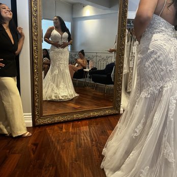 Miosa Bride - I felt like Vivica understood what I wanted more than I did myself! - Bridal Near Me - Sacramento, California Miosa Bride - I felt like Vivica understood what I wanted more than I did myself! - Bridal Near Me - Sacramento, California