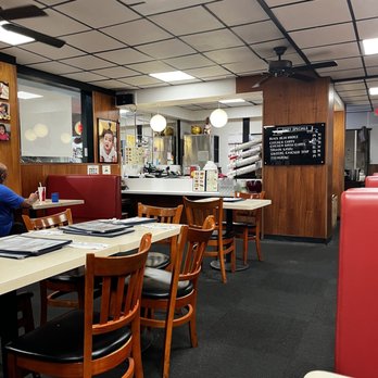 Sadies BBQ Inn - Inside - Korean Near Me - Pearl City, Hawaii