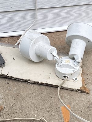 Rivas Renovations Logo