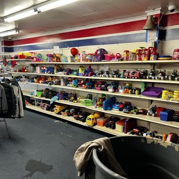 Reseda Super Thrift Store - Children's toys. - Thrift Stores Near Me - Reseda, California