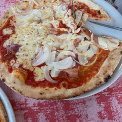 La Bellagina - Pizza with Sausage & Onions