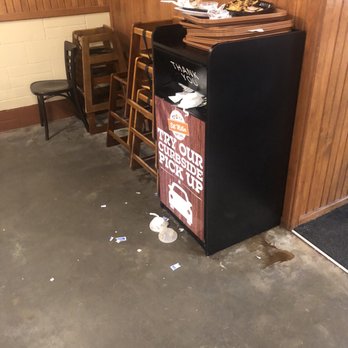 Bill Miller BBQ - a broken refrigerator in a restaurant - Barbeque Near Me - Seguin, Texas