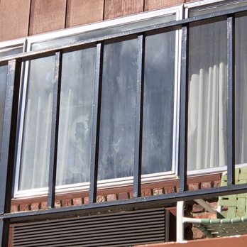 Lake View Lodge - Window from outside - Hotels Near Me - Lee Vining, California