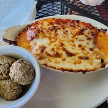 Casa Mia - Cannelloni with 1/2 marinara 1/2 alfredo sauce with a side of meatballs. Not a huge fan of the alfredo, needs garlic - Pizza Near Me - Yelm, Washington