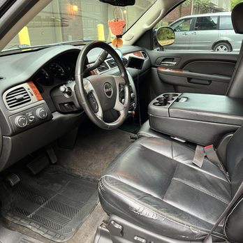 Elliott’s Mobile Detailing - After photo of an interior detail. - Auto Detailing Near Me Elliott’s Mobile Detailing - After photo of an interior detail. - Auto Detailing Near Me