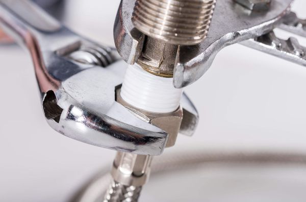 Holloway's Plumbing Logo