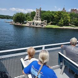 Uncle Sam Boat Tours - Another building in the island
