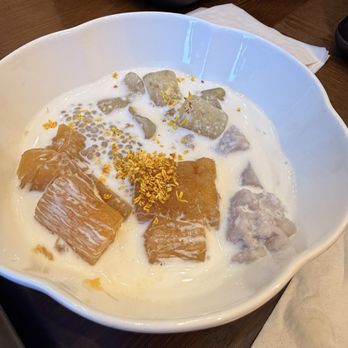 Makkee Dessert - Tapioca Taro Coconut Sago - Desserts Near Me - Mountain View, California Makkee Dessert - Tapioca Taro Coconut Sago - Desserts Near Me - Mountain View, California