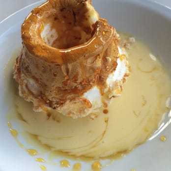Don Ferro - Otro clásico , Isla flotante nadando en una aterciopelada  crema inglesa ! Riquísima !!! - Steakhouses Near Me - Rosario, S