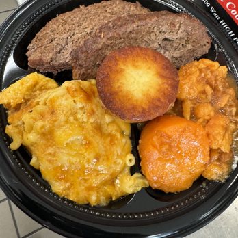 3 Queenz Q'uisine - Meat Loaf w/o Gravy, Mac & Cheese, Yams & Corn Muffin - Food Trucks Near Me - Locust, North Carolina