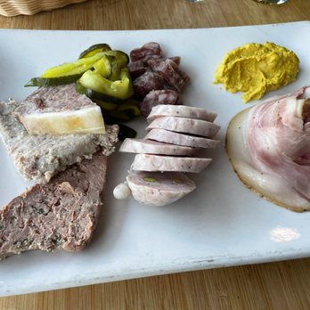 Le Pied Bleu - le plateau de charcuterie - Tapas/Small Plates Near Me - Quebec City, Quebec