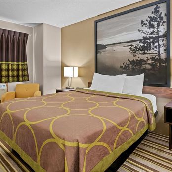 Super 8 by Wyndham Blue Earth - Guest room - Hotels Near Me - Blue Earth, Minnesota Super 8 by Wyndham Blue Earth - Guest room - Hotels Near Me - Blue Earth, Minnesota