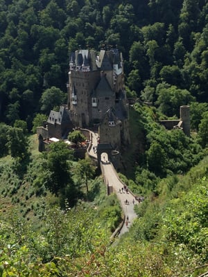 Eltz Castle by null
