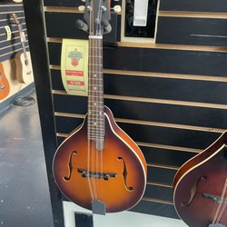 Harry's Guitar Shop - Mandolin