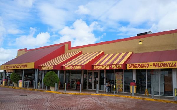 El Palacio de los Jugos by null