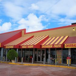 El Palacio De Los Jugos - Outside