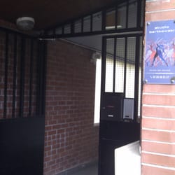 Studio Bartkowski - La grille d'entrée, un peu cachée dans un angle de la Rue Eugène Guillaume
