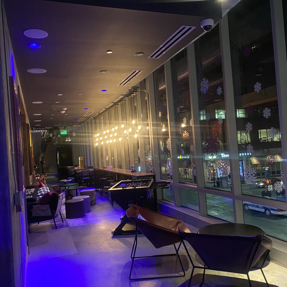 Bar Moxy - Cocktail Bars Near Me - Boston, Massachusetts