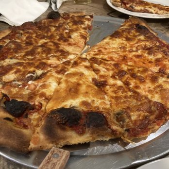 Mineos Pizza - Traditional pizza - Pizza Near Me - Hampton Township, Pennsylvania