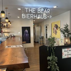 The Bear Bierhaus - Restaurant entrance in the hotel