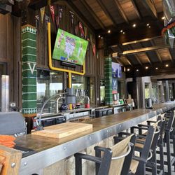 Tasting Room &Taphouse at Mount Ida Reserve - Outside bar area