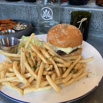 Southerleigh - Burger and fries - Breweries Near Me - San Antonio, Texas