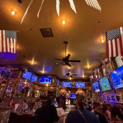 Heroes Restaurant and Brewhouse