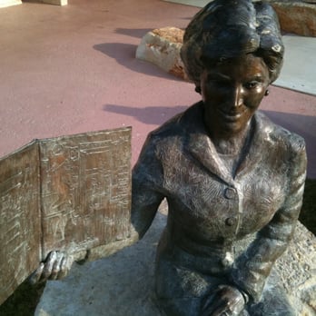 Laura Bush Community Library - Libraries Near Me - Austin, Texas Laura Bush Community Library - Libraries Near Me - Austin, Texas