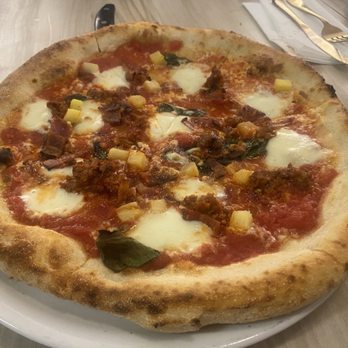 Divino Pizzeria & Bar - Island Pizza - Pizza Near Me - Ajax, Ontario