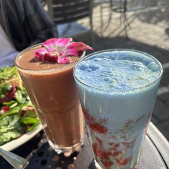 Urth Caffé-Pasadena - Amazon Rainforest Smoothie & aloha matcha (doesn't taste like matcha) - Cafes Near Me - Pasadena, California Urth Caffé-Pasadena - Amazon Rainforest Smoothie & aloha matcha (doesn't taste like matcha) - Cafes Near Me - Pasadena, California