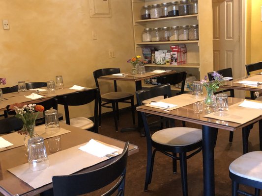 Good Earth Organic Eatery by null