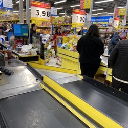 Maxi - This cashier was to over whelmed she just stopped scanning and started talking to someone else