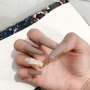 Molo's Nail - Nail Technicians Near Me - El Monte, California