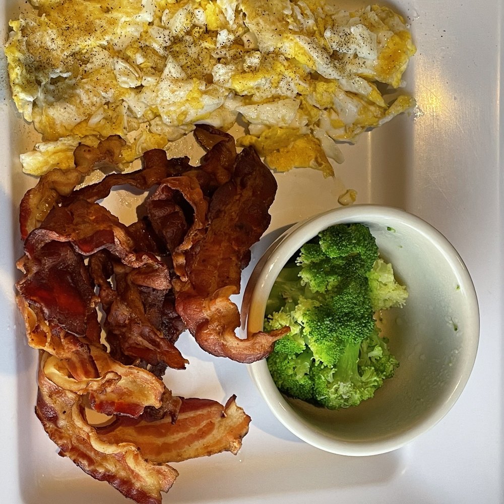 Scrambled eggs, bacon, and broccoli instead of toast and potatoes!!!